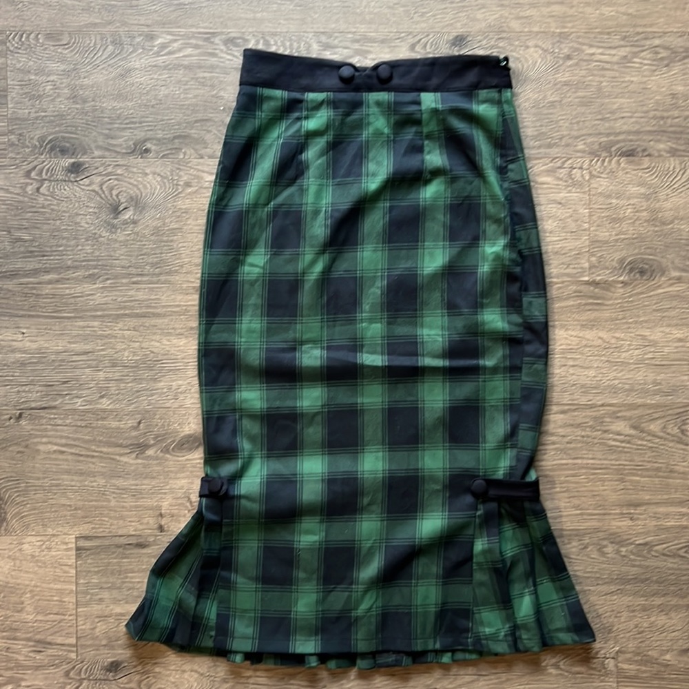 Voodoo Vixen navy and green wiggle skirt